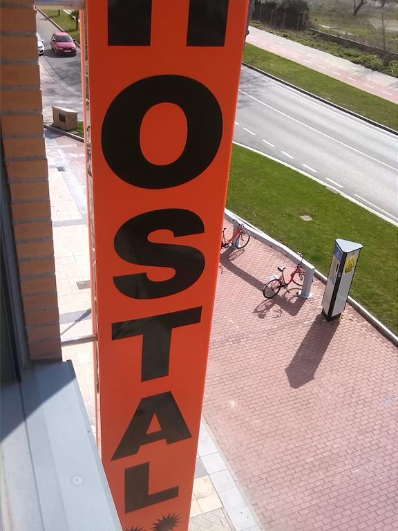Hostal Via Lactea Burgos Bagian luar foto