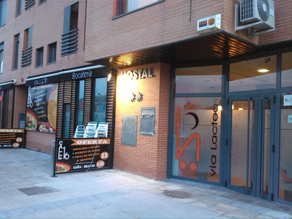 Hostal Via Lactea Burgos Bagian luar foto