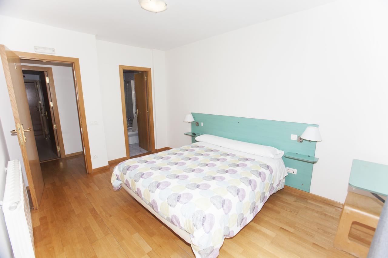 Hostal Via Lactea Burgos Bagian luar foto