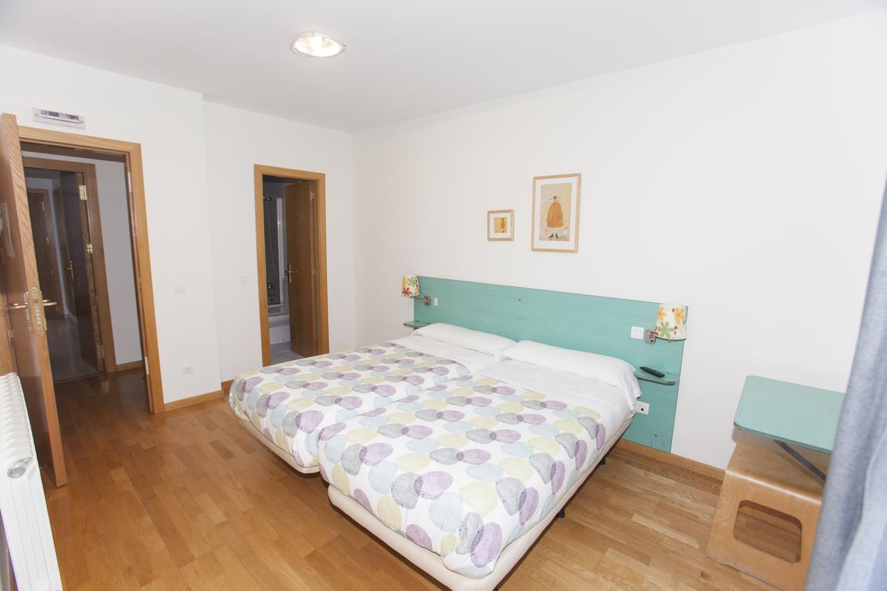 Hostal Via Lactea Burgos Bagian luar foto
