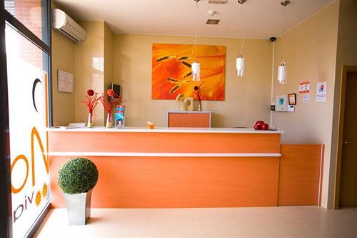 Hostal Via Lactea Burgos Bagian luar foto