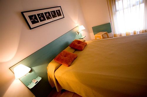 Hostal Via Lactea Burgos Bagian luar foto