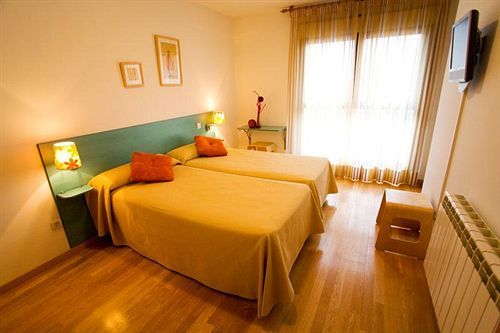 Hostal Via Lactea Burgos Bagian luar foto